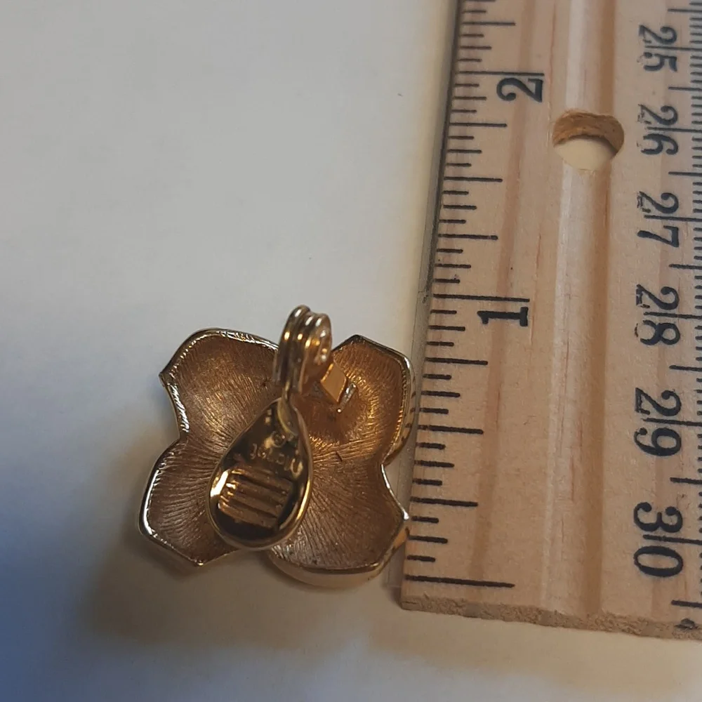 326. MONET GOLD CLIP ON EARRINGS SIGNED - Picture 3 of 4